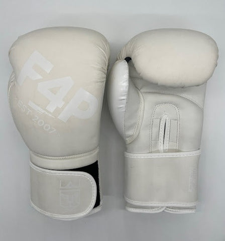 FIGHT4PRIDE Whiteout Boxing Gloves